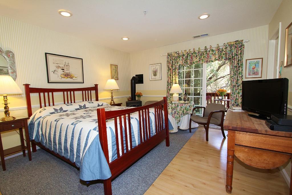Mccaffrey House Bed And Breakfast Inn Twain Harte Chambre photo