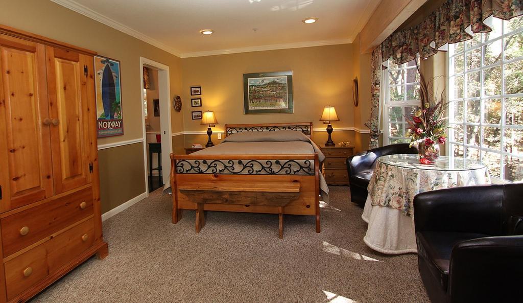 Mccaffrey House Bed And Breakfast Inn Twain Harte Chambre photo