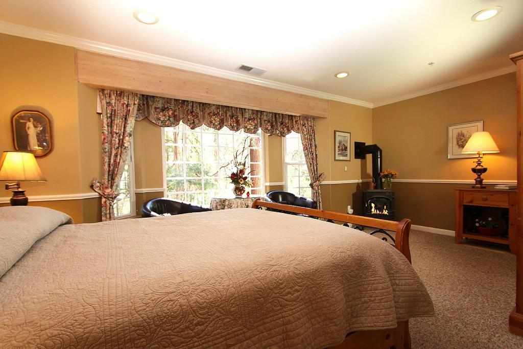 Mccaffrey House Bed And Breakfast Inn Twain Harte Chambre photo
