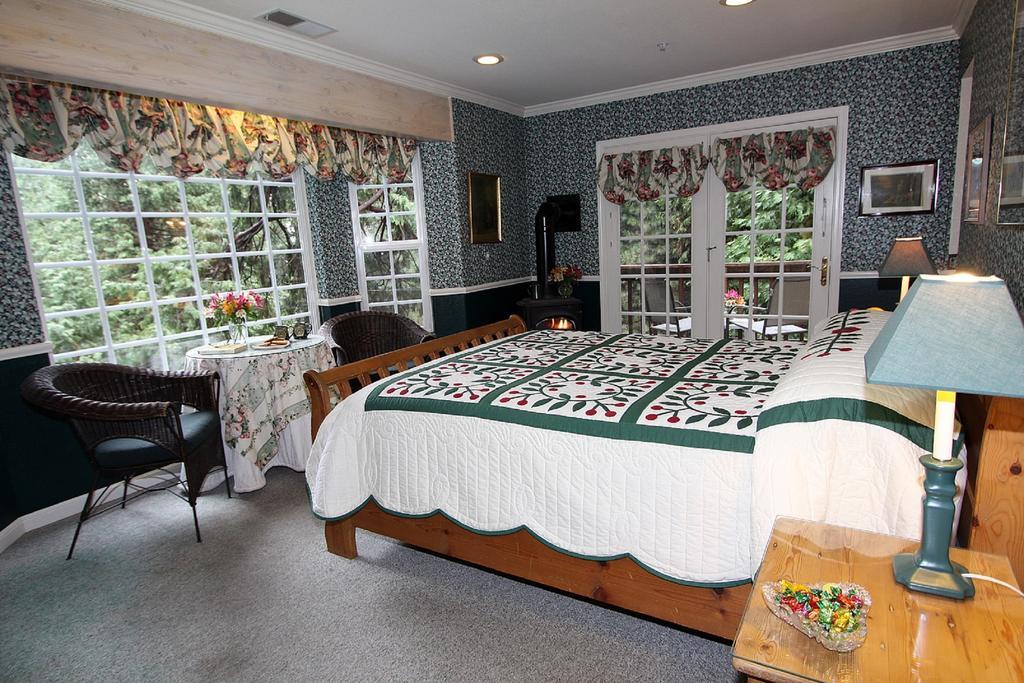 Mccaffrey House Bed And Breakfast Inn Twain Harte Chambre photo